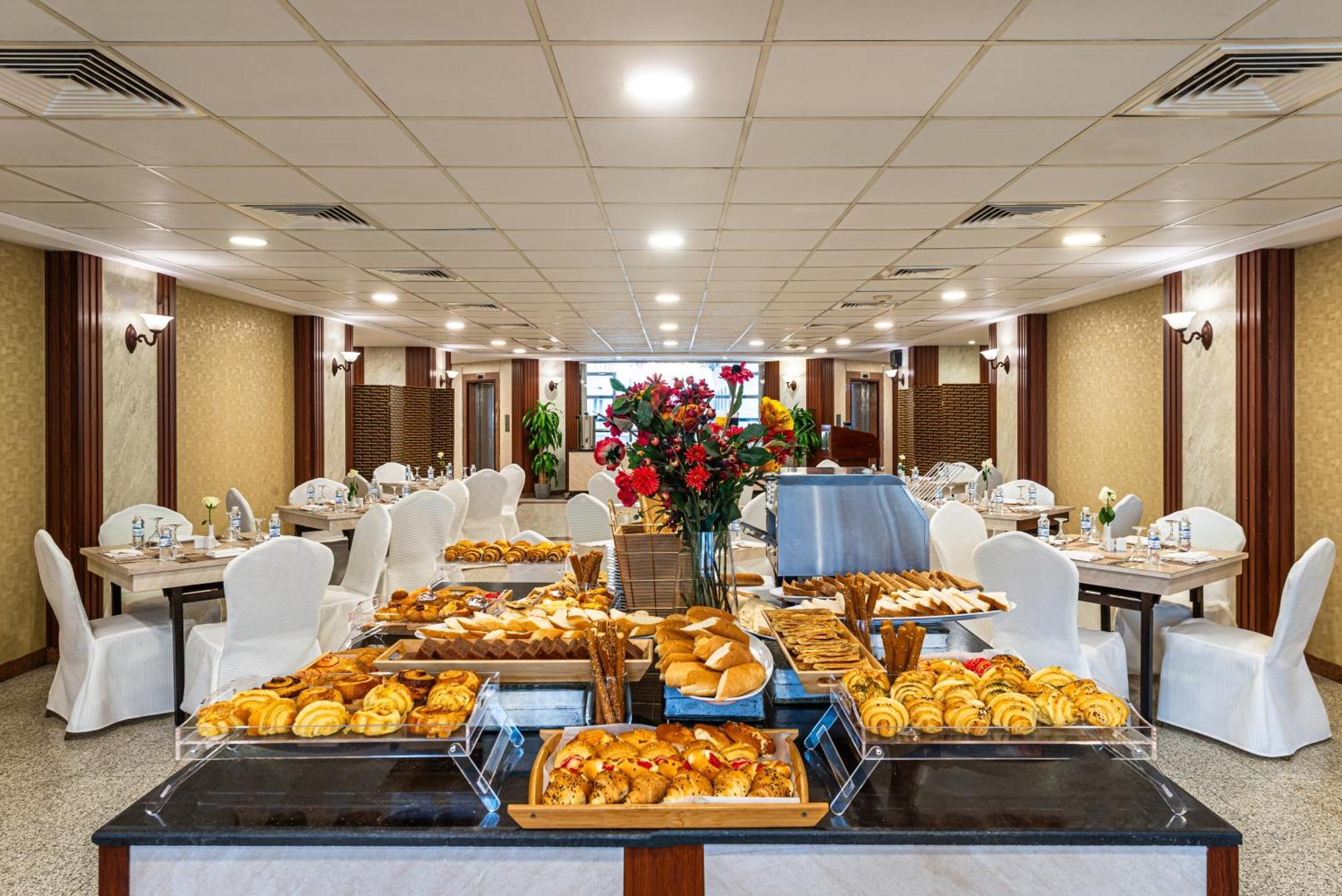Qasr Al Ansar Golden Tulip Hotel Médine Extérieur photo